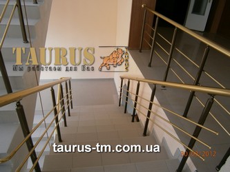 Перила алюминиевые для лестницы в административное здание