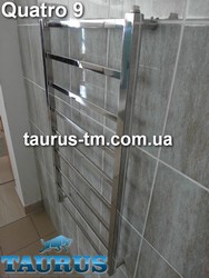 Вид на квадратный полотенцесушитель на 9 перемычек Quatro для ванной комнаты в современном стиле